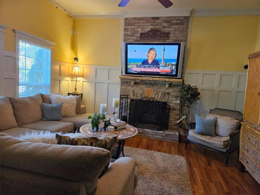 Sleeps16, Spacious Home, Close To Downtown, Beltline, And Walk To Restaurants, 75" Tv, 2 Person Jacuzzi, Ping Pong Atlanta Dış mekan fotoğraf