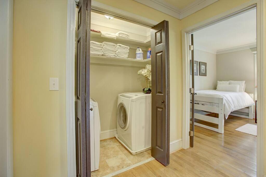 Sleeps16, Spacious Home, Close To Downtown, Beltline, And Walk To Restaurants, 75" Tv, 2 Person Jacuzzi, Ping Pong Atlanta Dış mekan fotoğraf