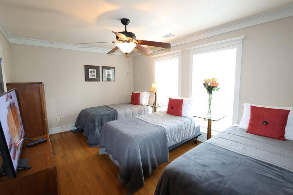 Sleeps16, Spacious Home, Close To Downtown, Beltline, And Walk To Restaurants, 75" Tv, 2 Person Jacuzzi, Ping Pong Atlanta Dış mekan fotoğraf