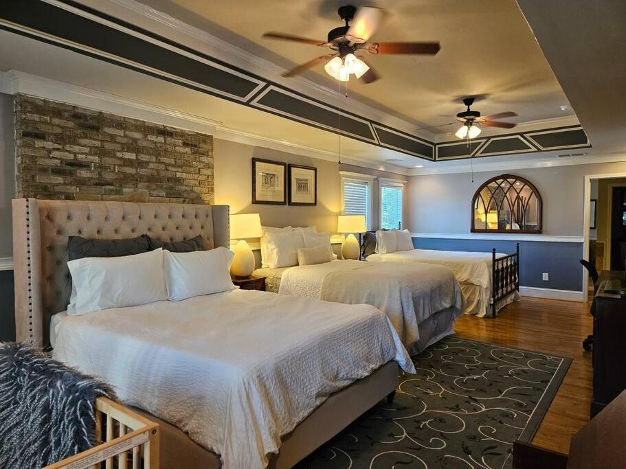 Sleeps16, Spacious Home, Close To Downtown, Beltline, And Walk To Restaurants, 75" Tv, 2 Person Jacuzzi, Ping Pong Atlanta Dış mekan fotoğraf